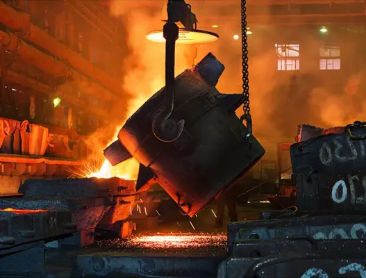 Large ladle, metal, hot metal